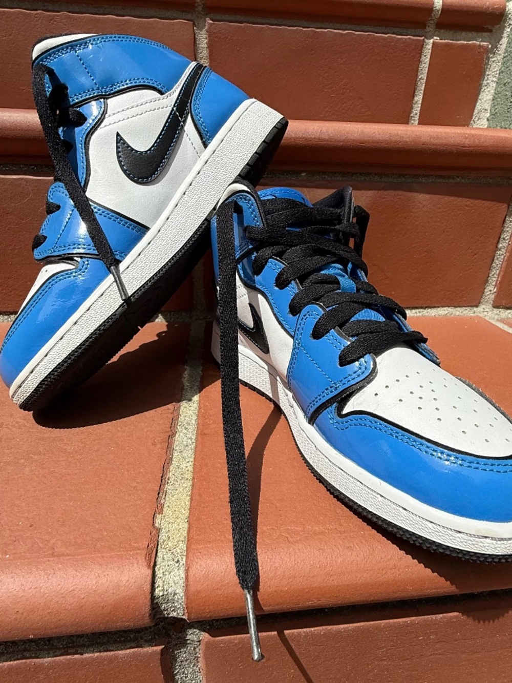 Nike Air Jordan 1 Mid SE (GS) Excellent Condition Youth Sz 5